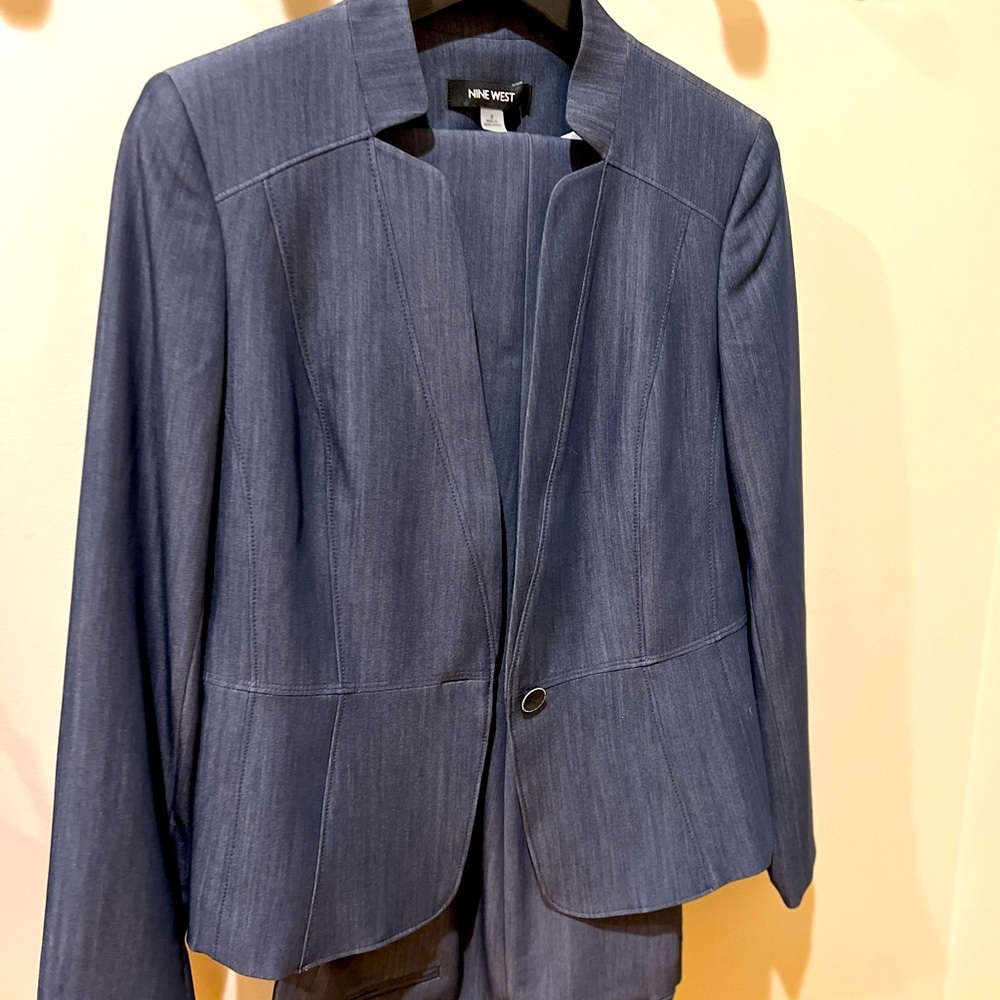 NWT Nine West suit coat and pants.
